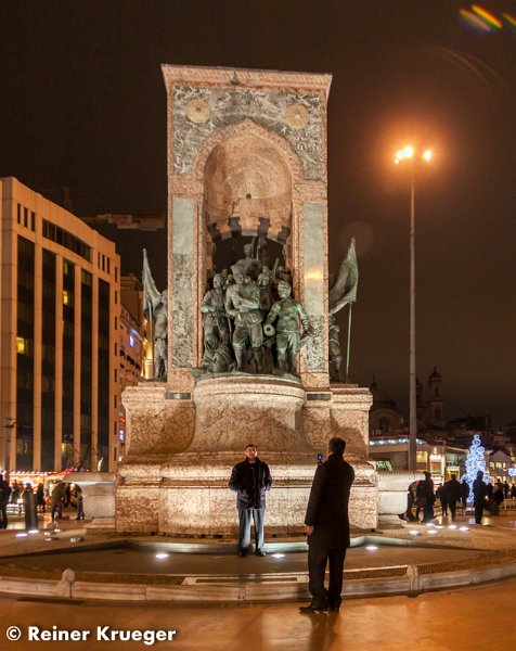 IMG_9552.jpg - Taksimplatz