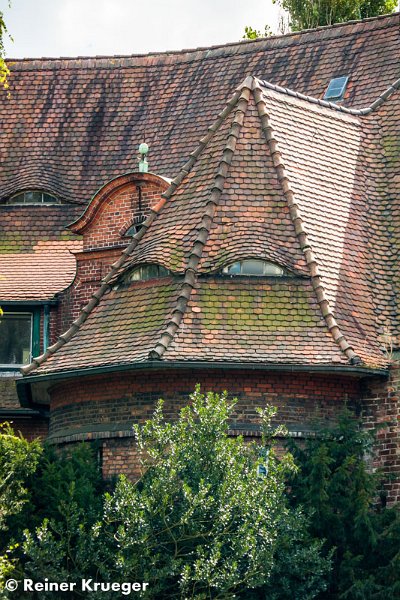 IMG_5646.jpg - neben dem Burgtor