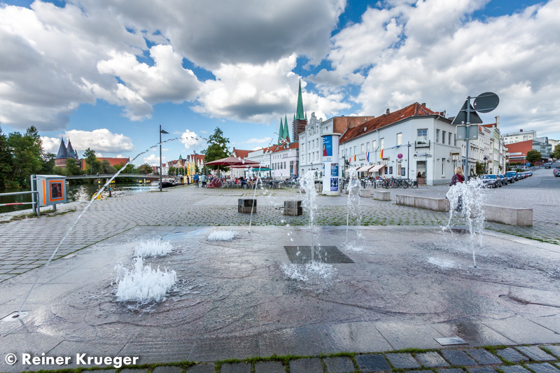 IMG_5750.jpg - Springbrunnen an der Ecke Marlesgrube/An der Obertrave