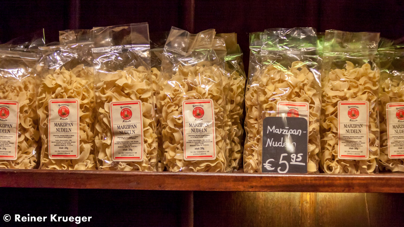 IMG_6006.jpg - im Lübecker Marzipan-Speicher