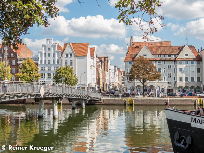 IMG_1226.jpg - Blick über die Trave zur Altstadt