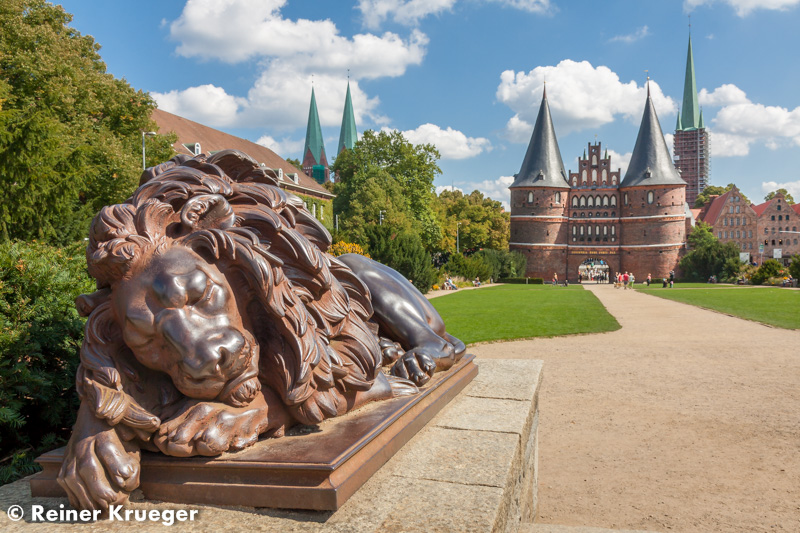 IMG_5906.jpg - Löwe am Holstentor