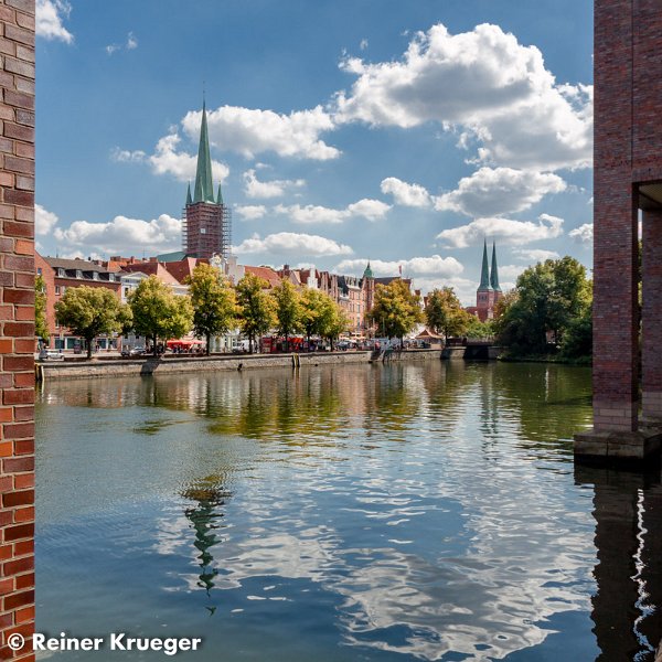 IMG_5923.jpg - Blick vom Radisson Blu Senator über die Trave zur Altstadt